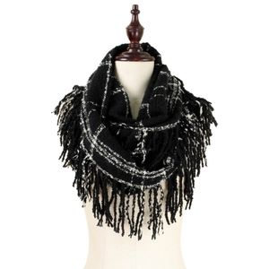 Infinity Scarf With Tassels Black/ White